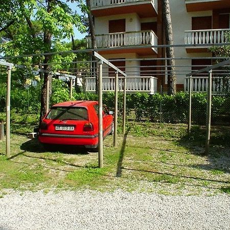 Lignano Pineta With Air Conditioning&Washing Machine Lägenhet Lignano Sabbiadoro Exteriör bild